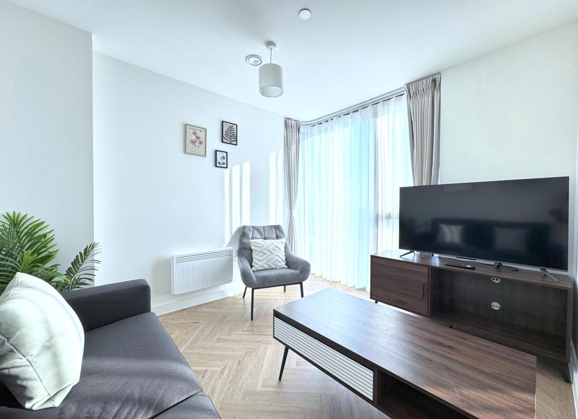 Skyline View In Centre - South Apt125 * Birmingham