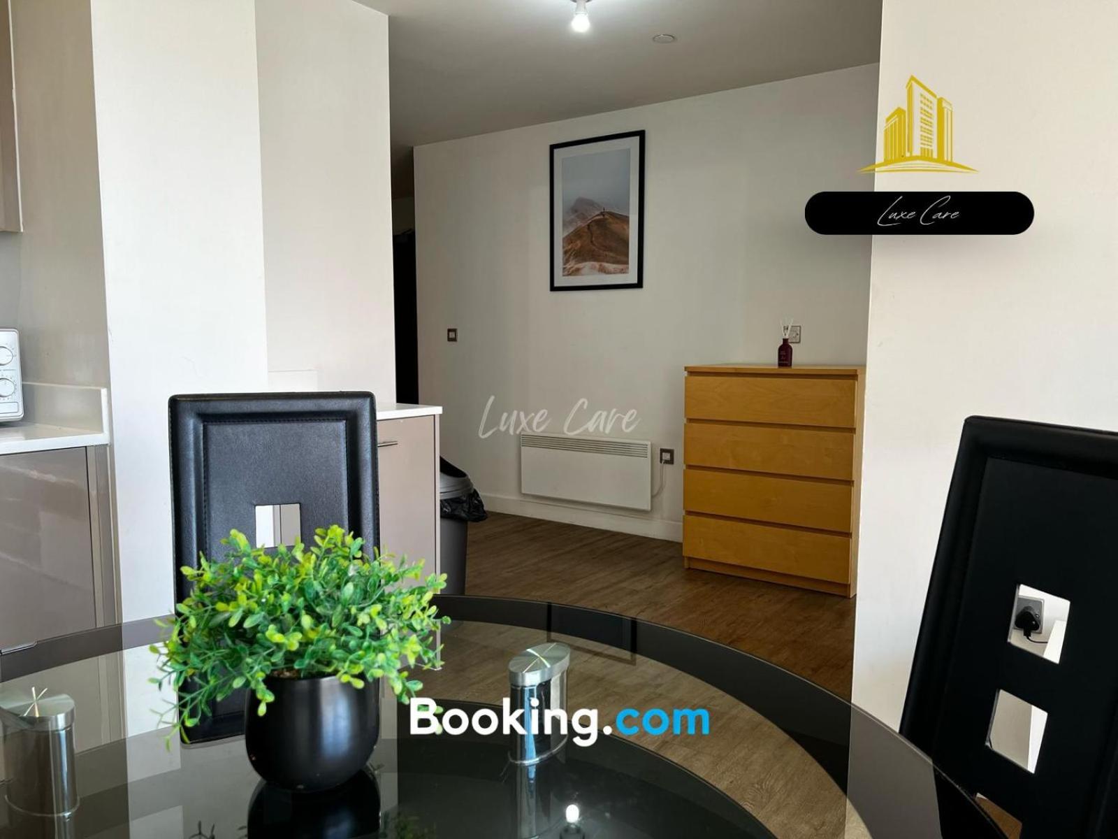Apartment Last-minute Specials L Book It Now L Sleeps Up To 4 L 2 Bed 2 Bath - Gym - Prime Location L Jvt Short Lets *