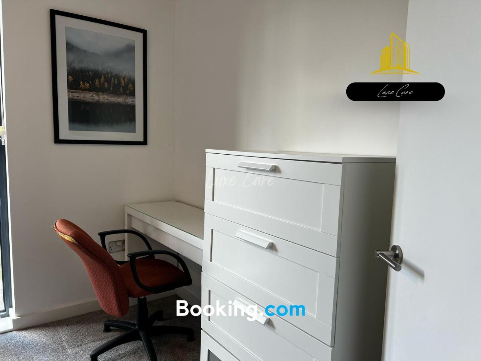 Last-minute Specials L Book It Now L Sleeps Up To 4 L 2 Bed 2 Bath - Gym - Prime Location L Jvt Short Lets * Birmingham