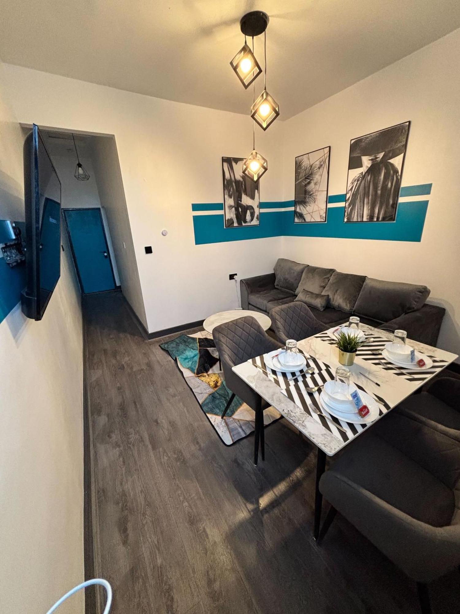 Tudors Esuites Two Bedroom * Birmingham
