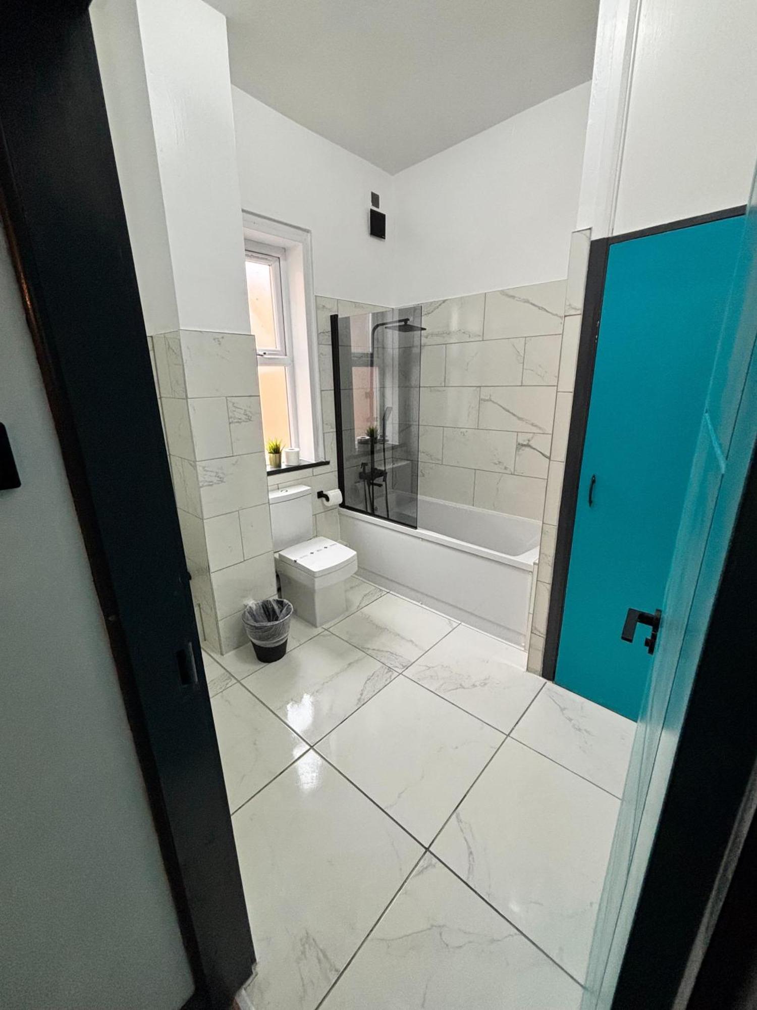 Tudors Esuites Two Bedroom Birmingham