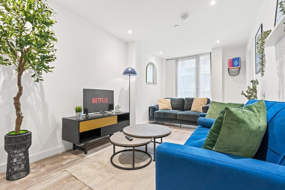 2 Bedr 2 Bath Balcony Lux Digbeth Roof Gardn Apartment *