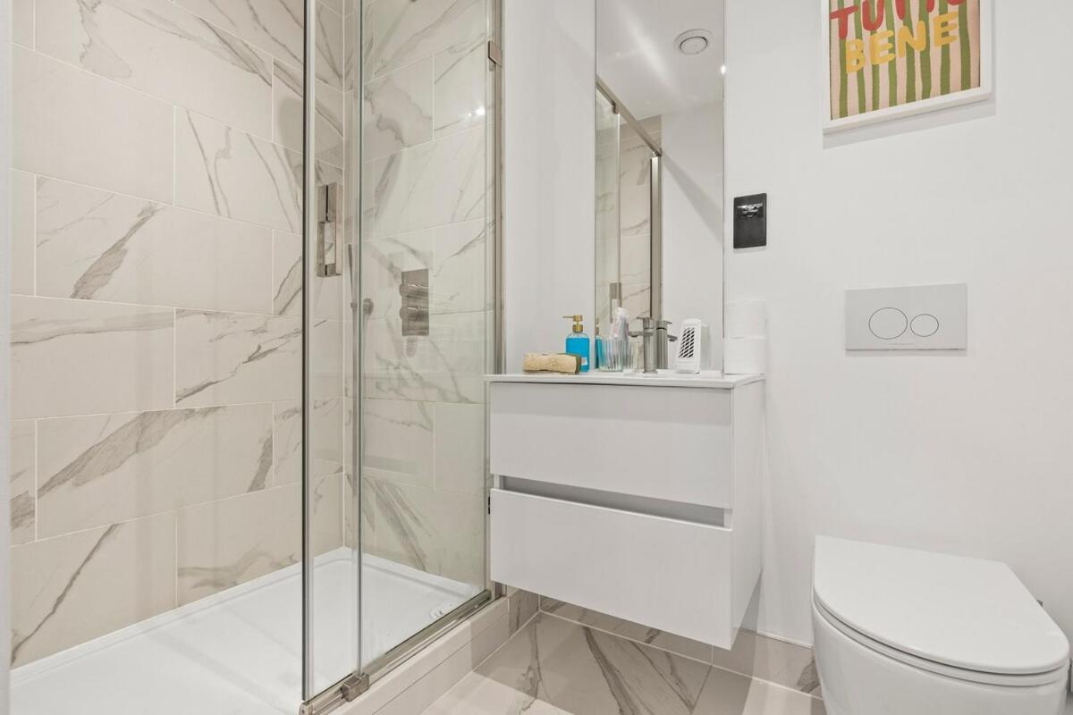 Apartment 2 Bedr 2 Bath Balcony Lux Digbeth Roof Gardn