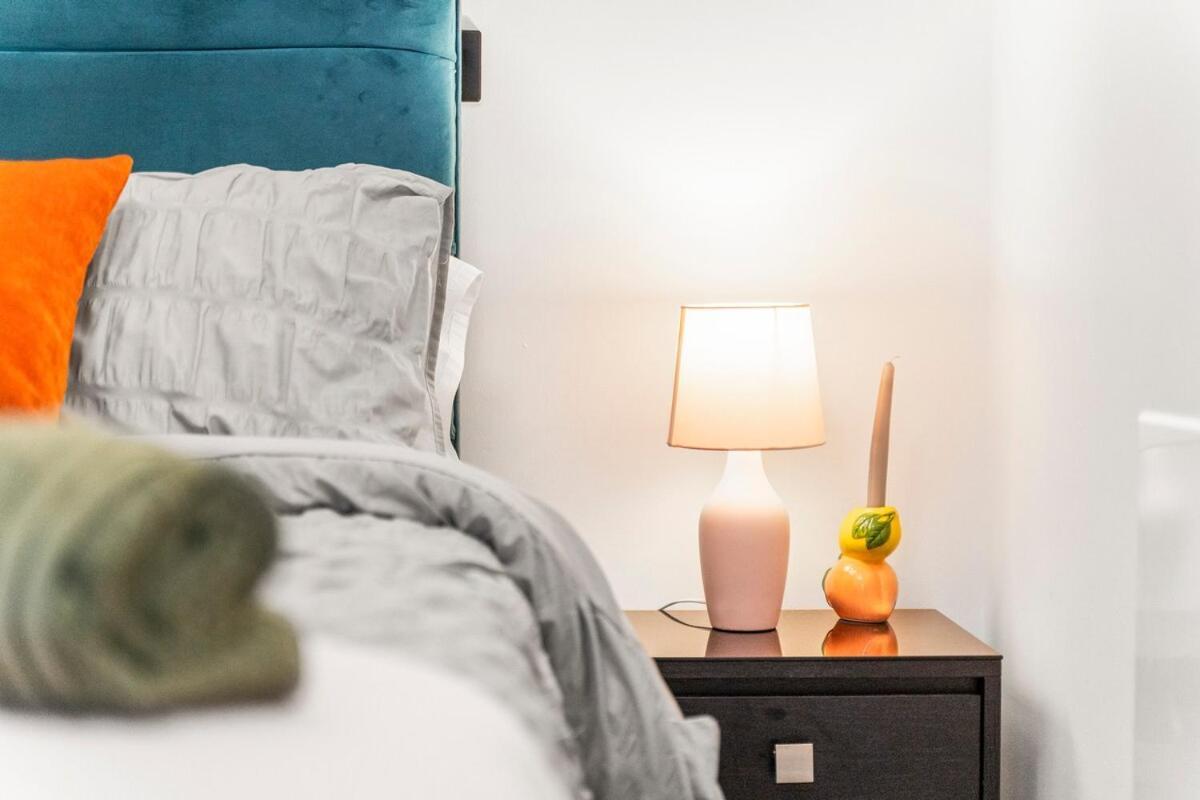 2 Bedr 2 Bath Balcony Lux Digbeth Roof Gardn Apartment *