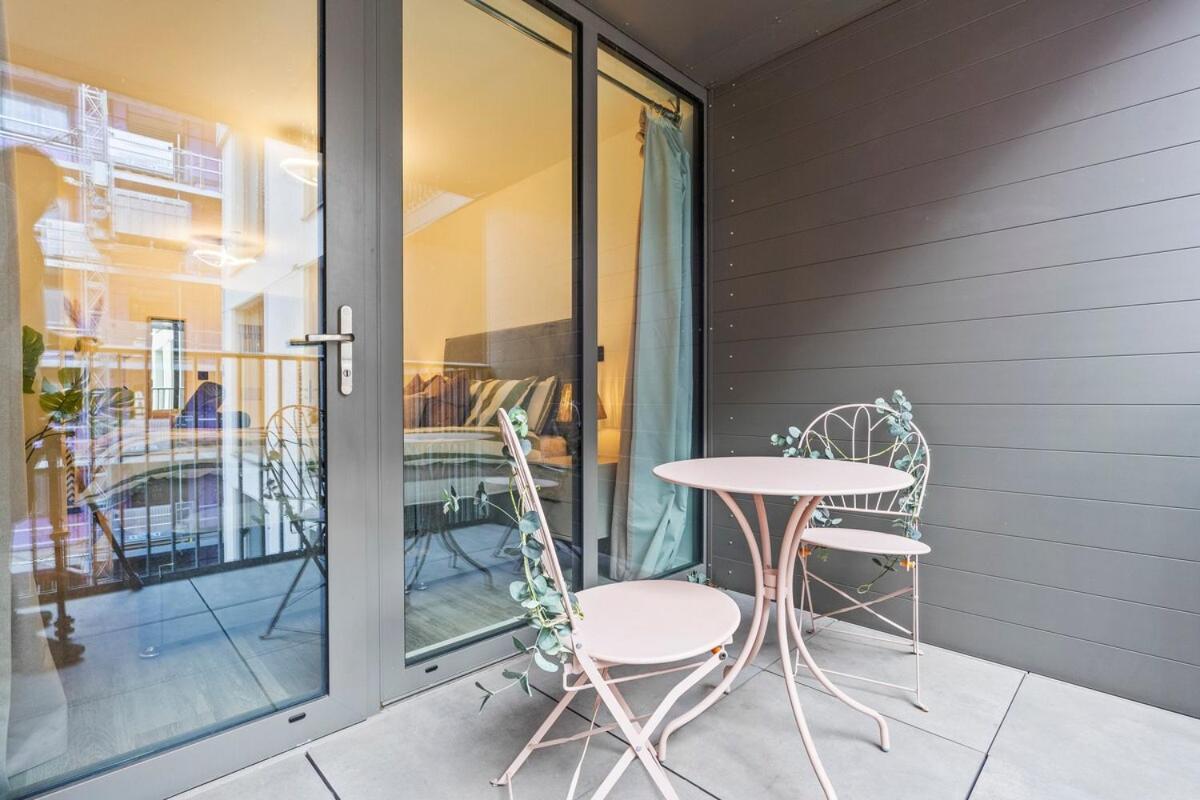 2 Bedr 2 Bath Balcony Lux Digbeth Roof Gardn Apartment