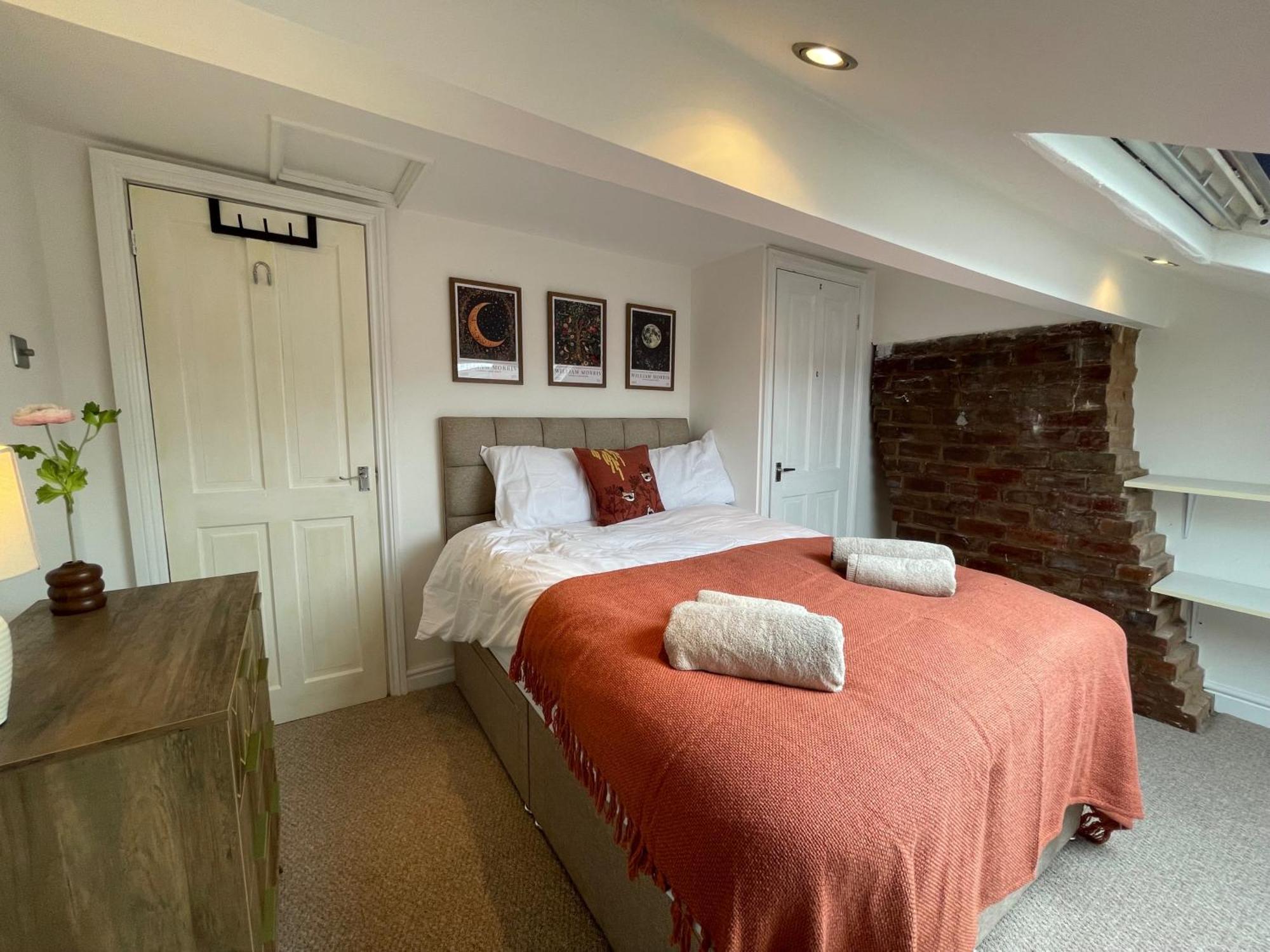 Familyfriendly - Sleeps6 - Privateparking - Garden Holiday home Birmingham