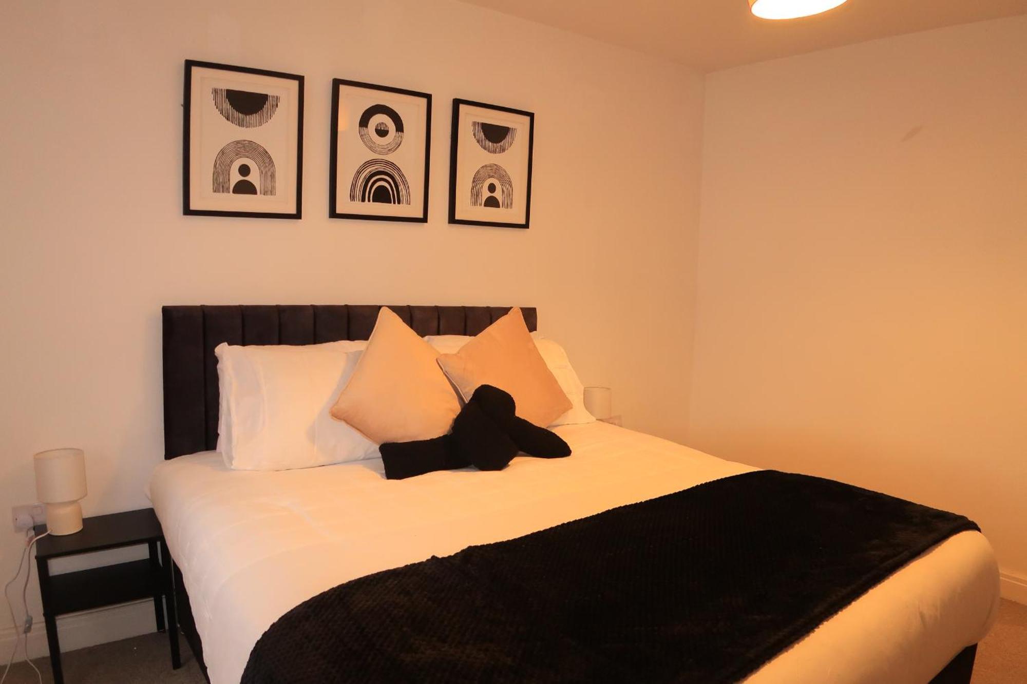 Stylish Centre Apartment, 24-7 Secure Access And Free Wifi *