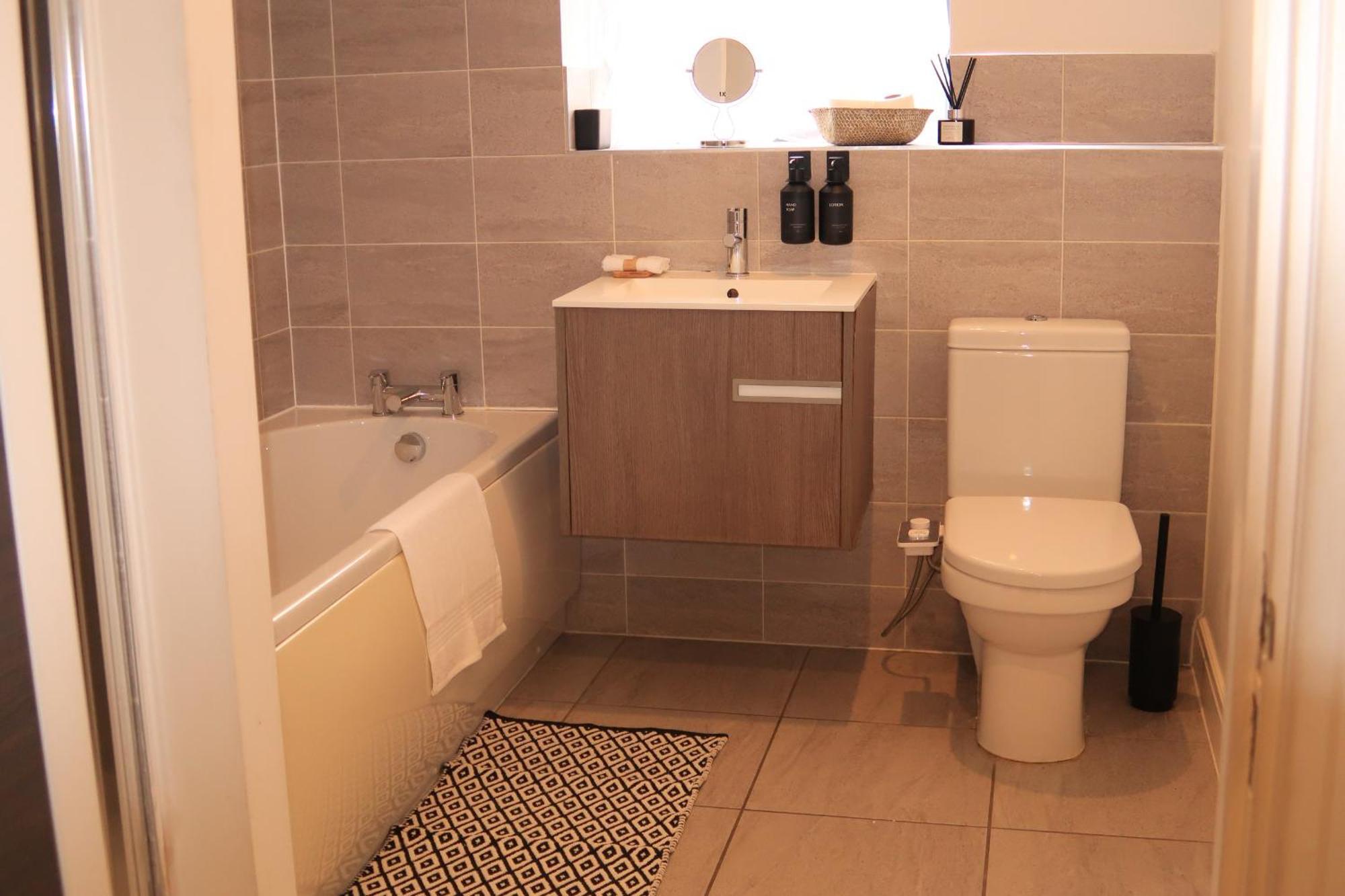 Apartment Stylish Centre Apartment, 24-7 Secure Access And Free Wifi