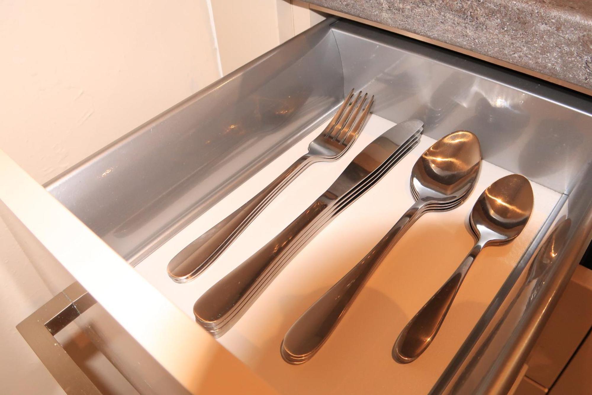 Stylish Centre Apartment, 24-7 Secure Access And Free Wifi *