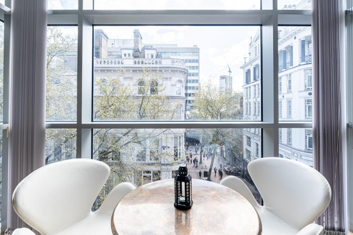 Luxury New Street Apartment *
