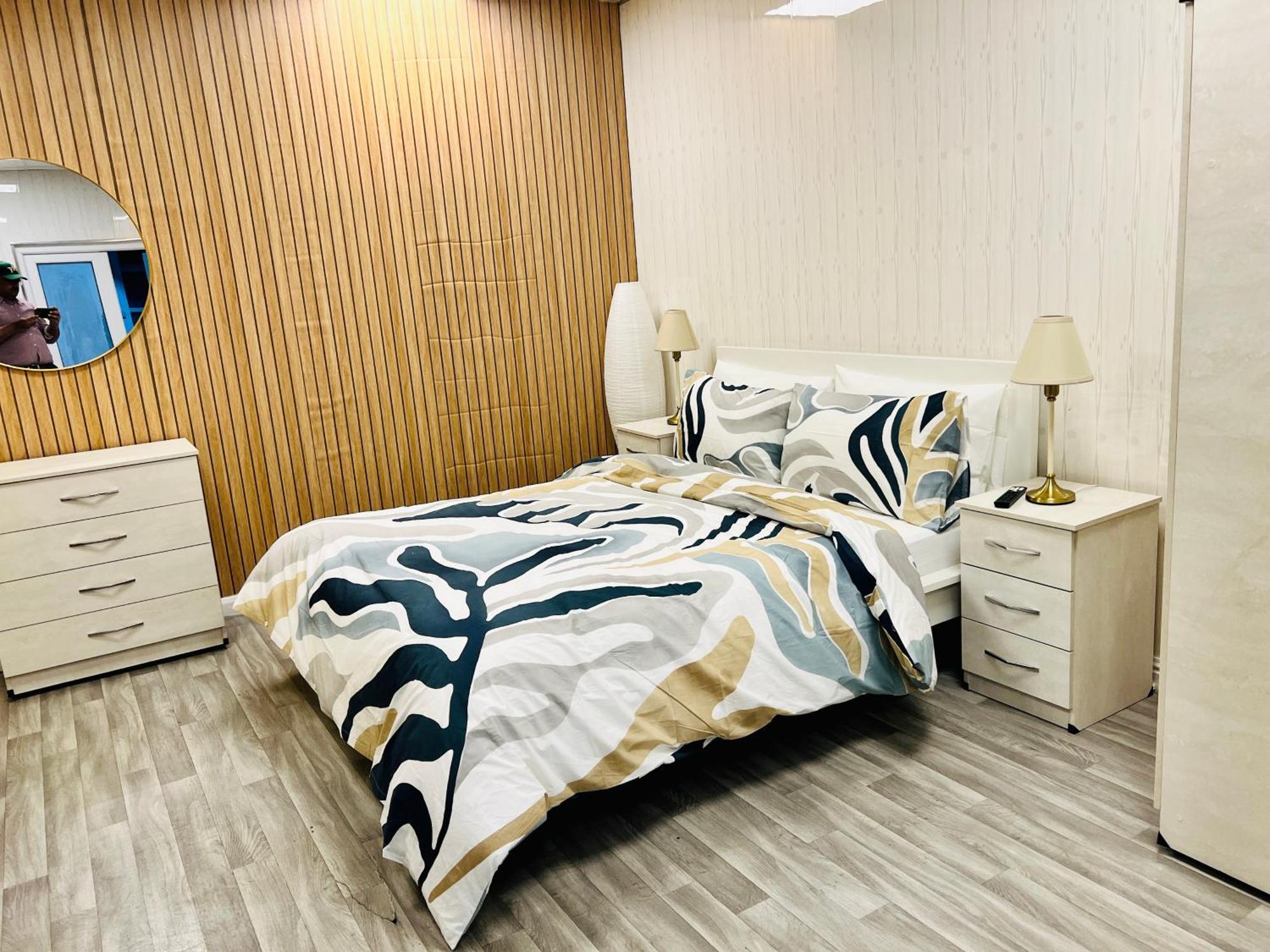 Apartment Centre Near China Town Birmingham