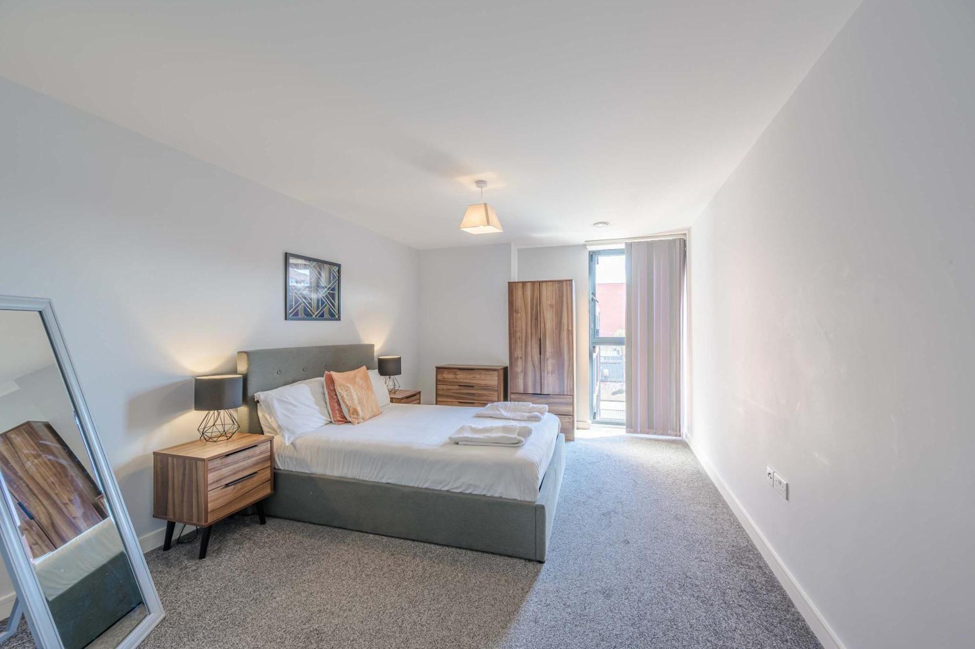 Bright 1 Bedroom Apartment, Apartment *