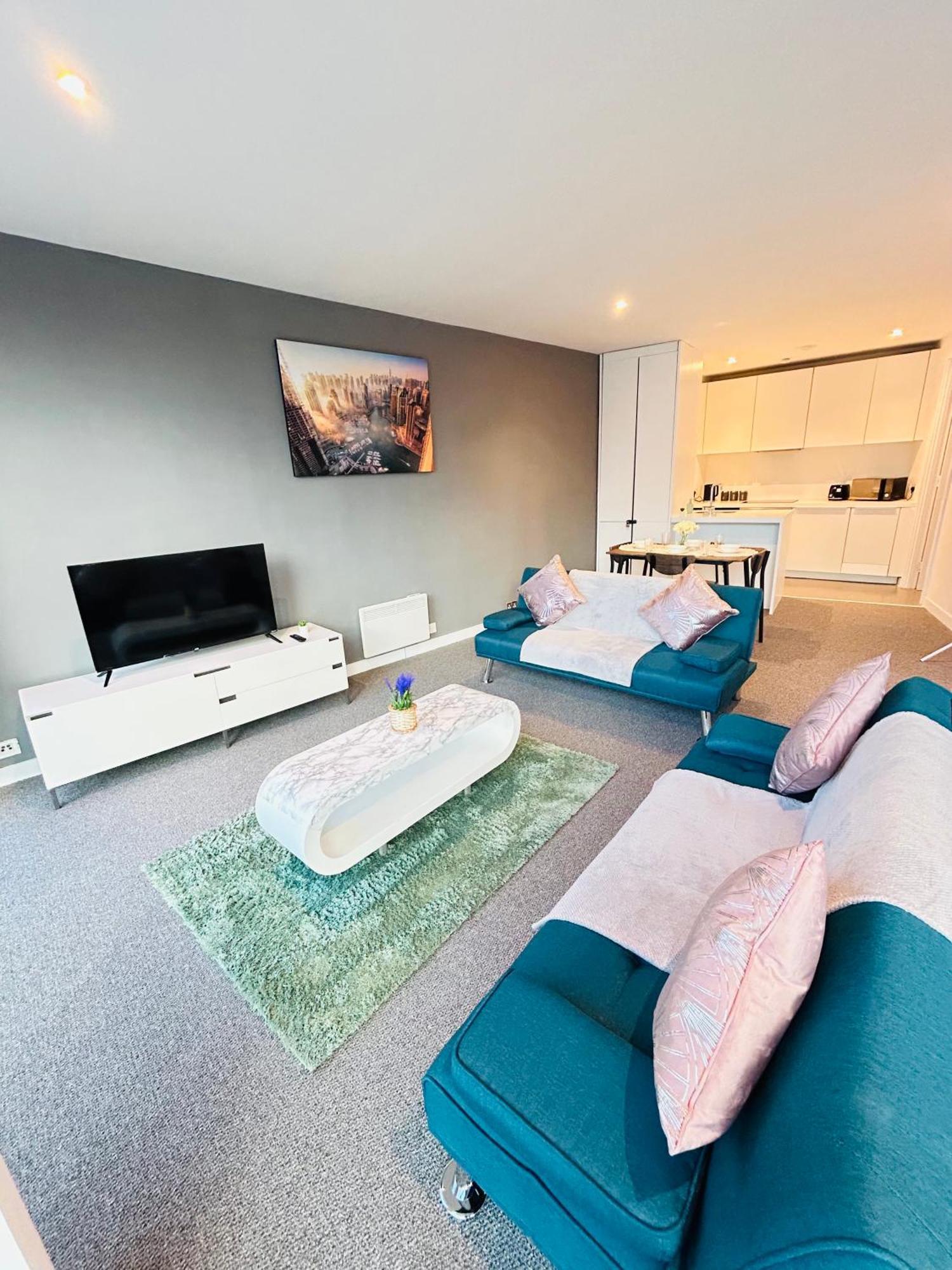 Centre, 2-bedroom Apartment, 5 Min Walk From New Street Train Station Birmingham