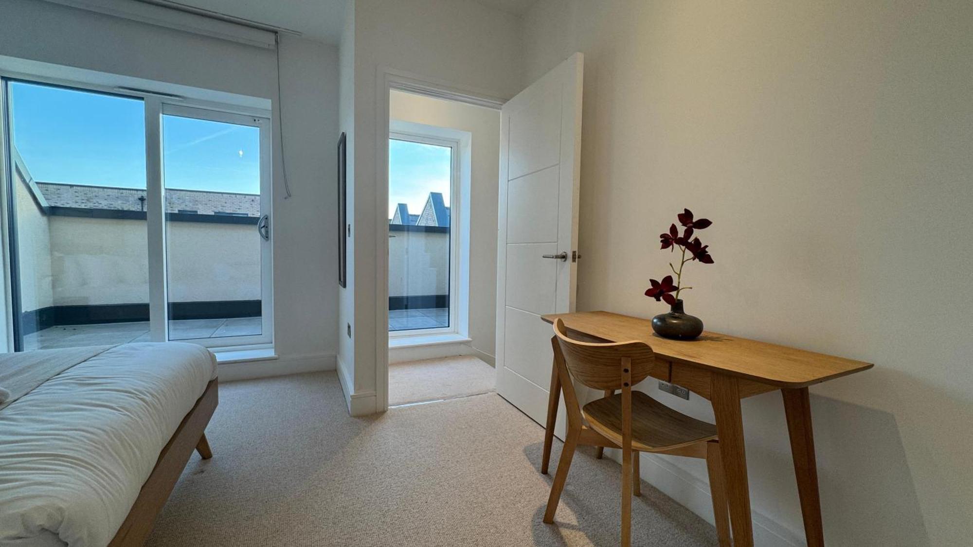 Luxury Four Bedroom Townhouse - Netflix - Garden - Balconies 17sl * Birmingham