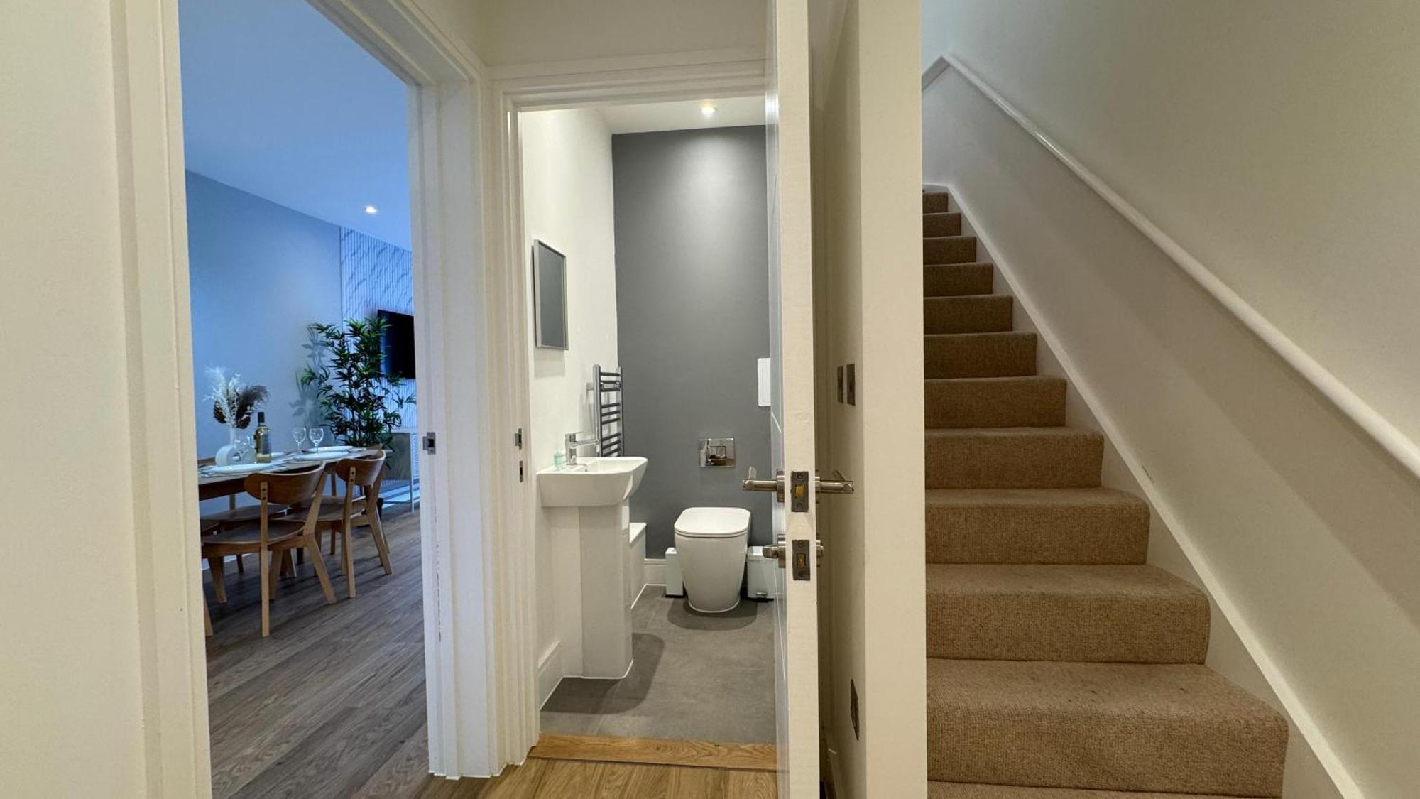 Holiday home Luxury Four Bedroom Townhouse - Netflix - Garden - Balconies 17sl Birmingham