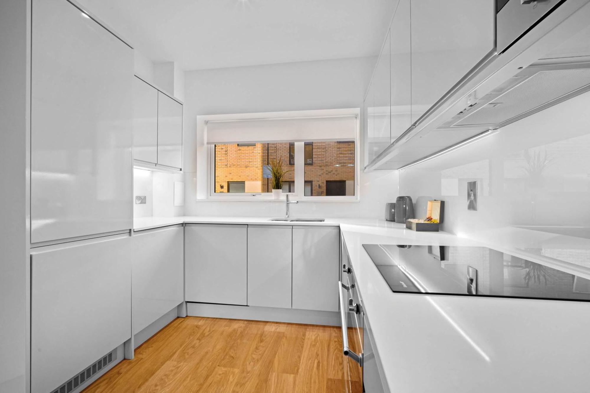 Holiday home Luxury Four Bedroom Townhouse - Netflix - Garden - Balconies 17sl *
