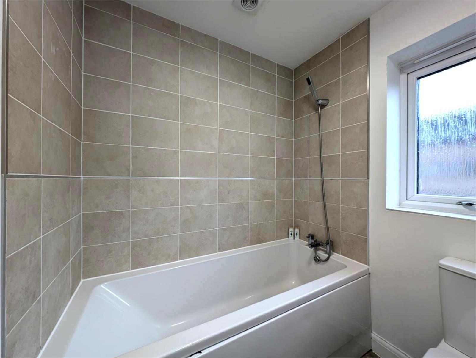 Entire 3 Bed House In Centre *