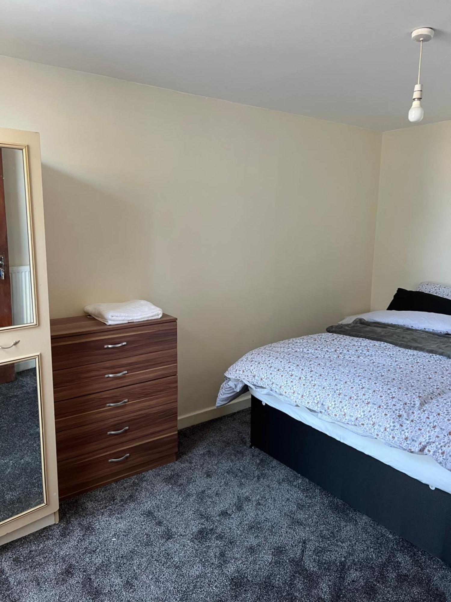 Spacious 6 Bedroom House Homestay