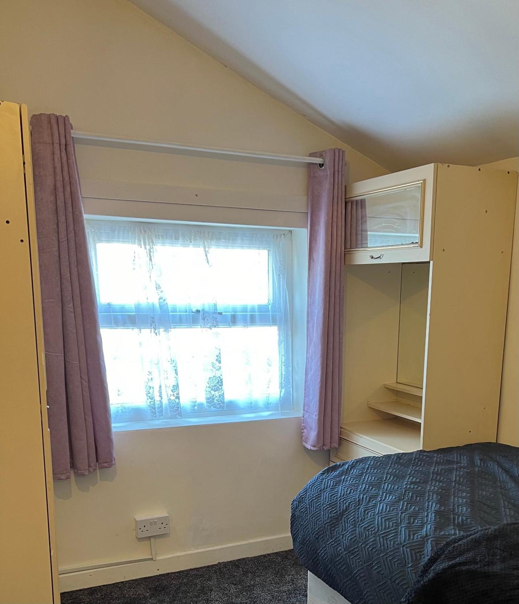 Spacious 6 Bedroom House * Birmingham