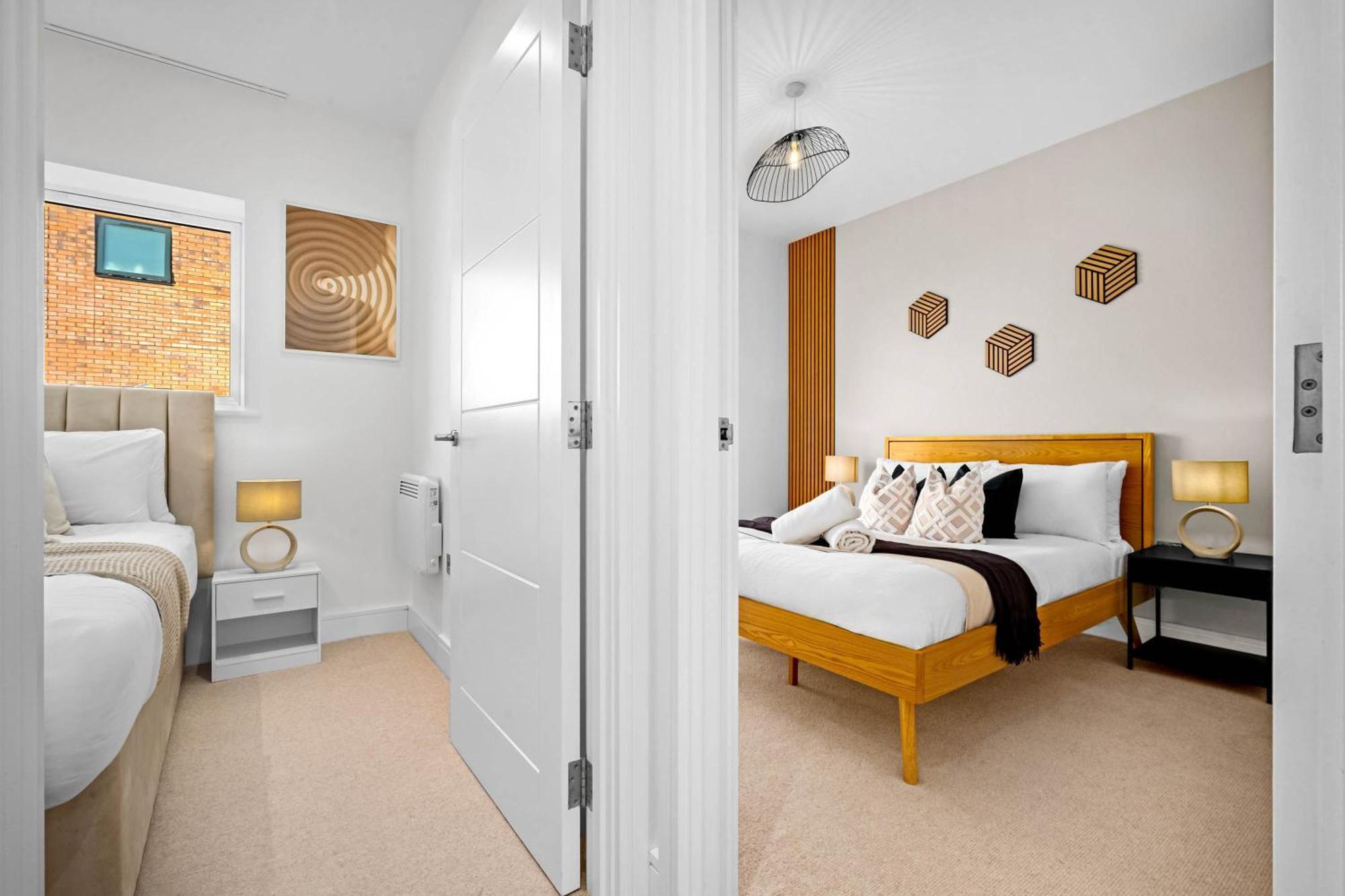Luxury Four Bedroom Townhouse - Netflix - Garden - Balconies 17sl * Birmingham