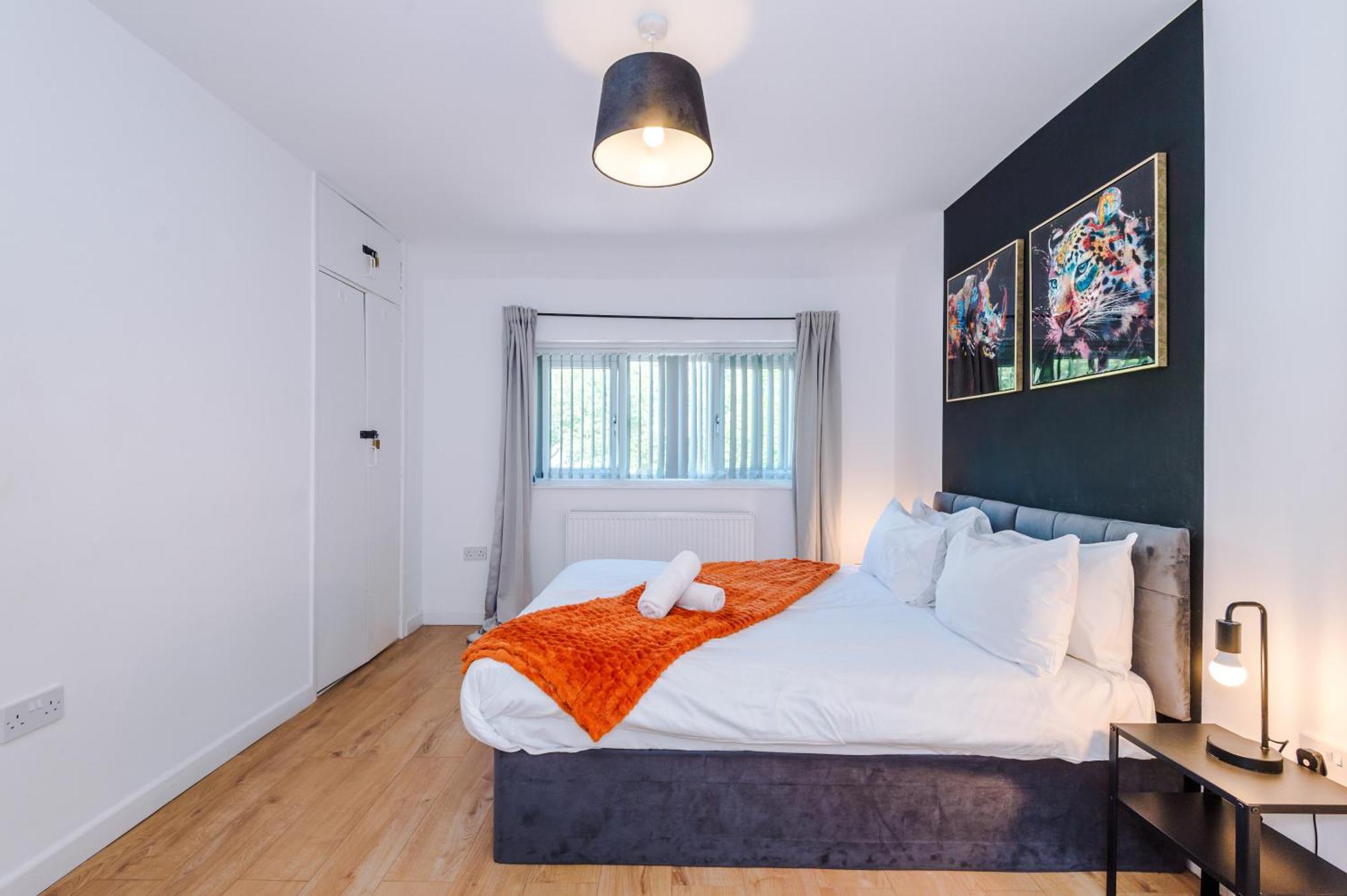 Spacious 4 Bed House In Centre, Ideal For Long Term With Free Parking Holiday home Birmingham
