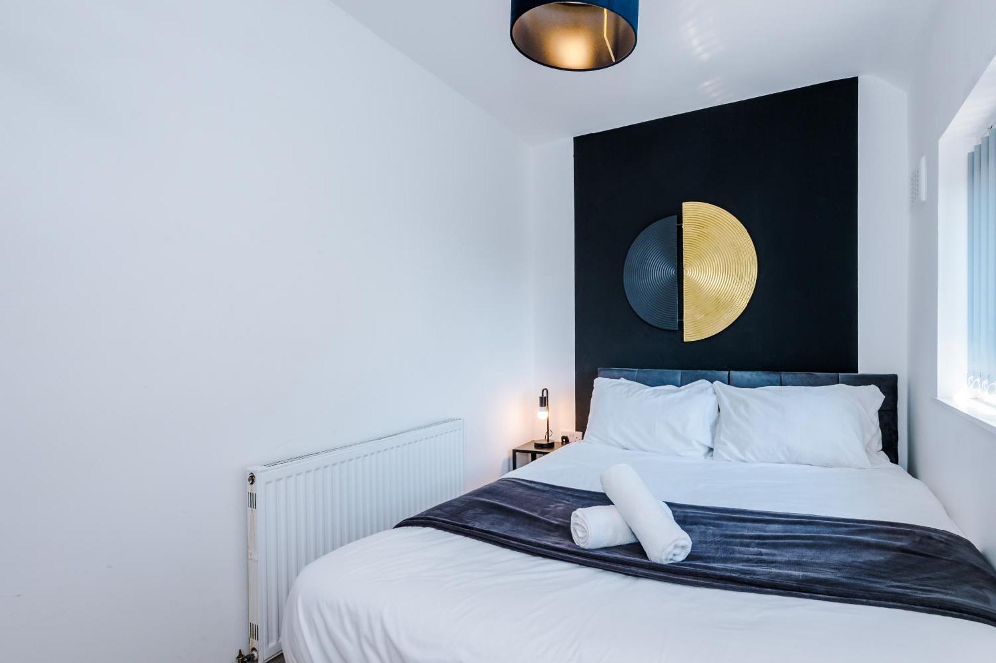 Spacious 4 Bed House In Centre, Ideal For Long Term With Free Parking Holiday home Birmingham