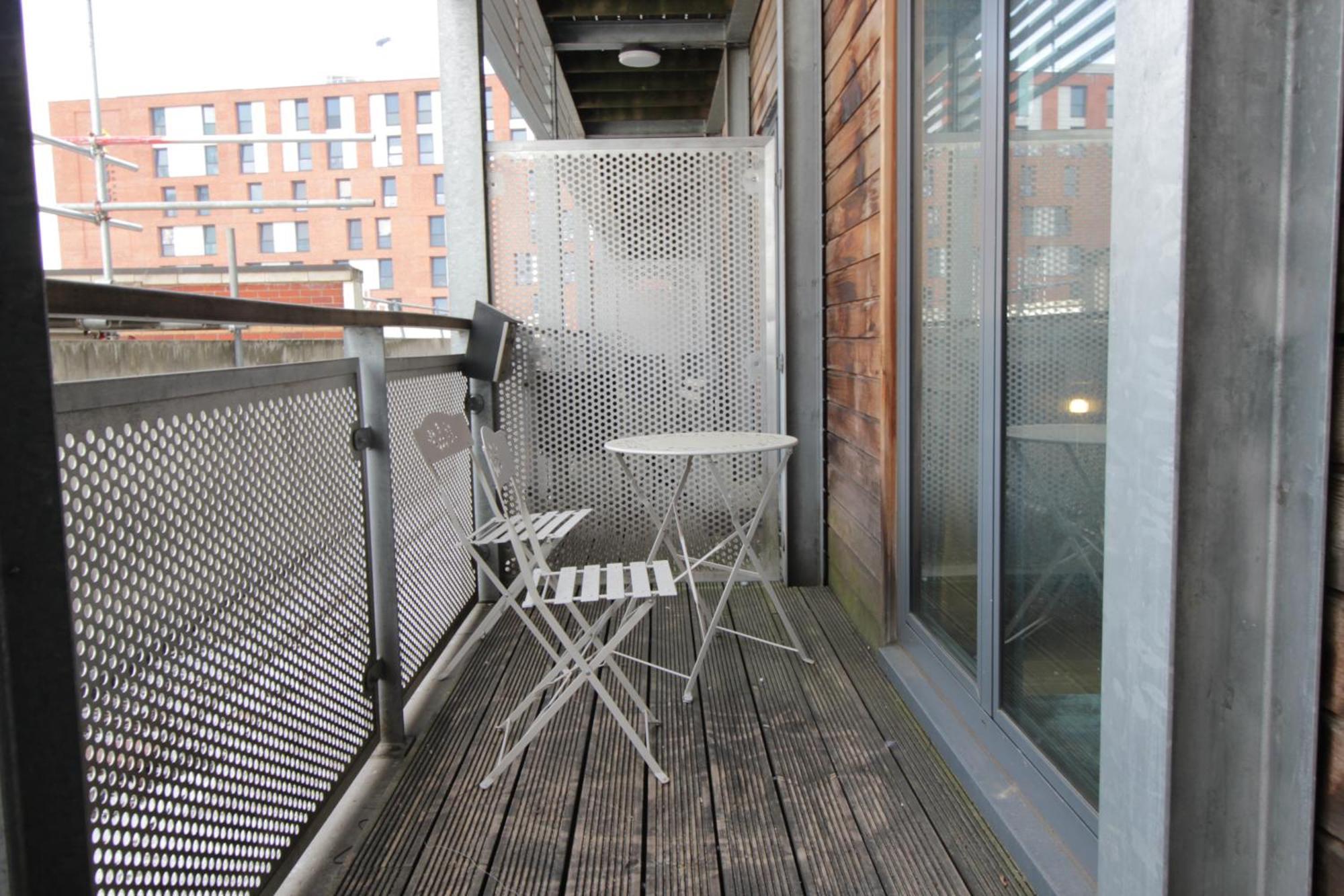 Pride Weekend With Balcony And Parking
