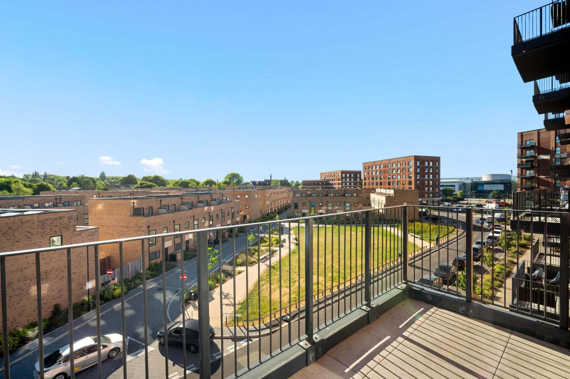 Apartment Luxury 2 Bedroom - 2 Bathrooms - Balcony - Fast Wifi 323sw Birmingham