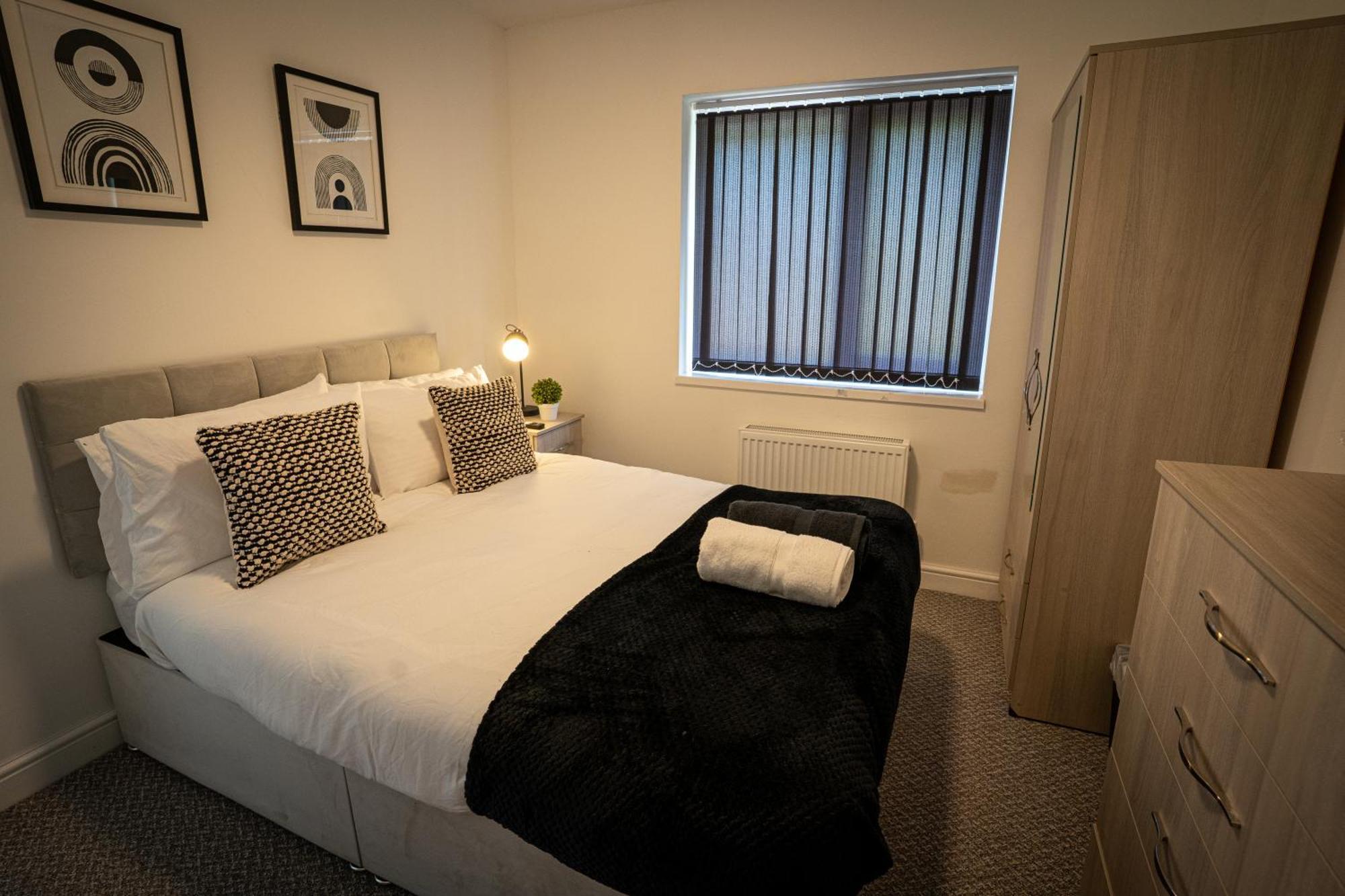 Beckbury House Close To The City, 7 Mins From Qe And Royal Othopedic Hospital, Bham Hostel *