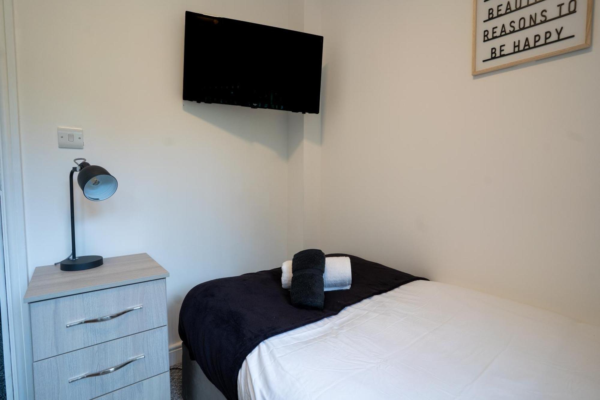 Hostel Beckbury House Close To The City, 7 Mins From Qe And Royal Othopedic Hospital, Bham *