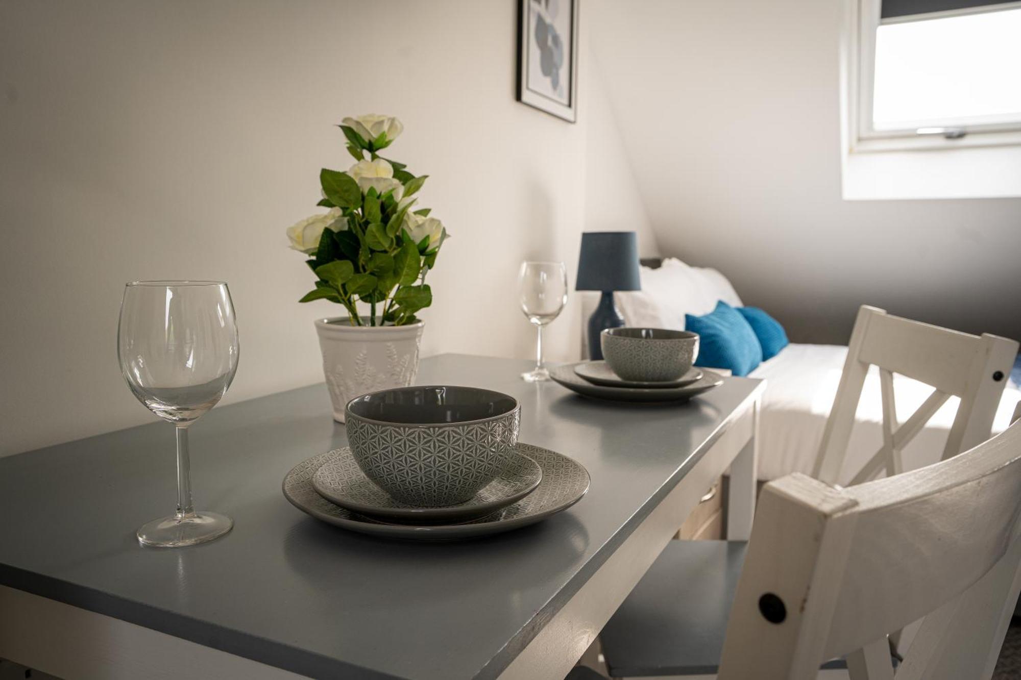 Beckbury House Close To The City, 7 Mins From Qe And Royal Othopedic Hospital, Bham Hostel *