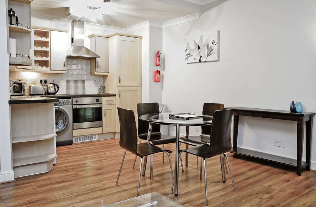 Quarters At Burne Jones House Apartment