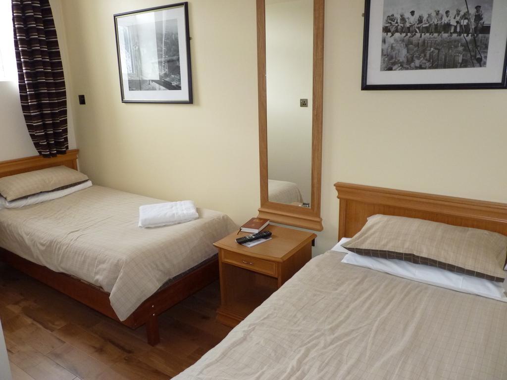 Bed & Breakfast Shanahans B&B With Sports Bar Birmingham