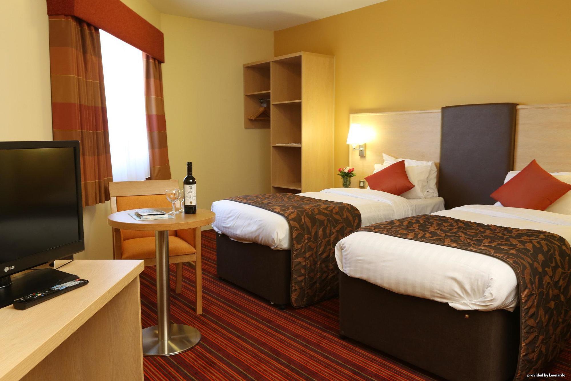 Hotel Western Metro Maypole 2*
