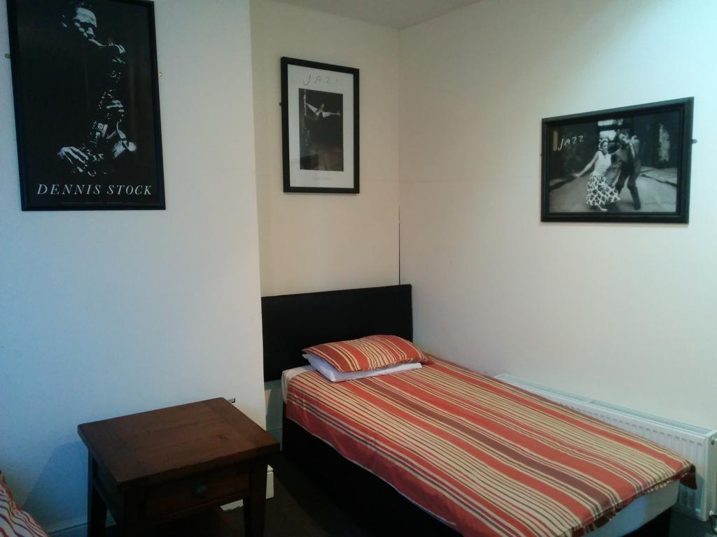 Shanahans B&B With Sports Bar Bed & Breakfast 3*