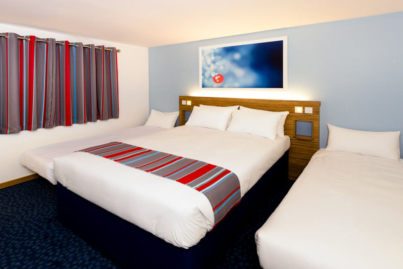Travelodge Broadway Plaza 3*