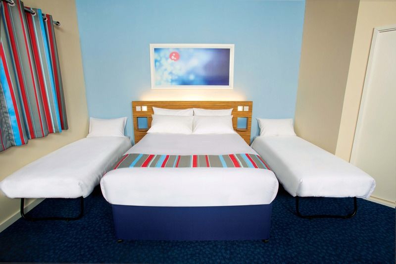 Travelodge Broadway Plaza 3*