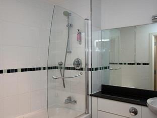 Apartment The Spires Serviced