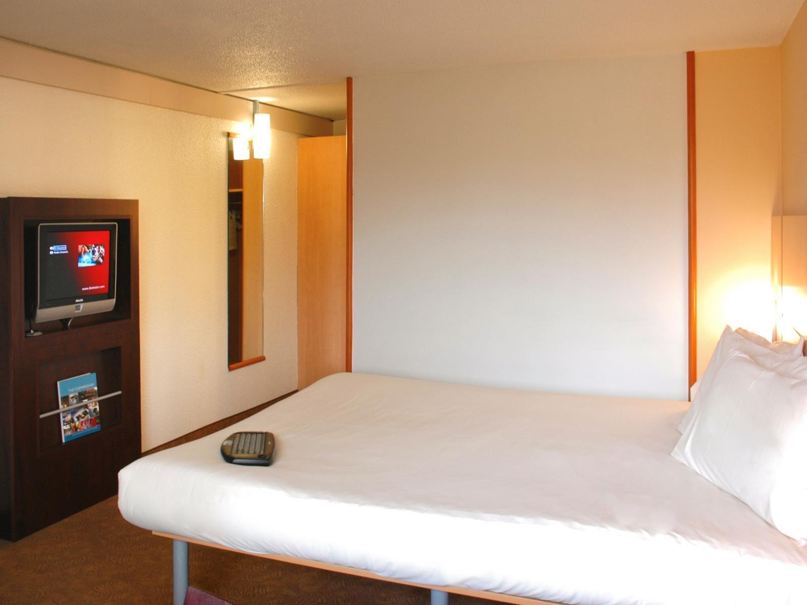 Ibis Centre Irving Street 2*
