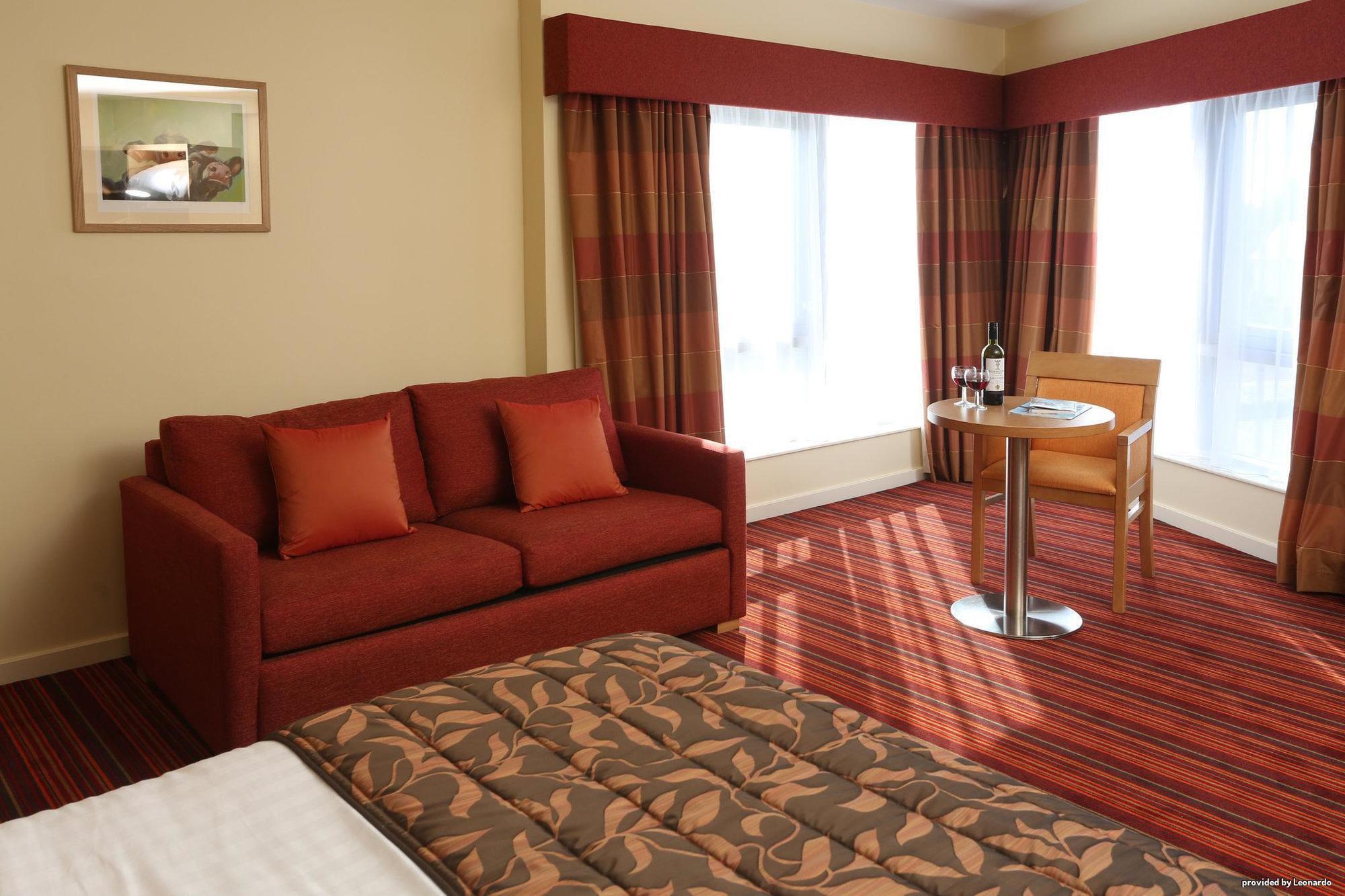 Western Metro Maypole Hotel