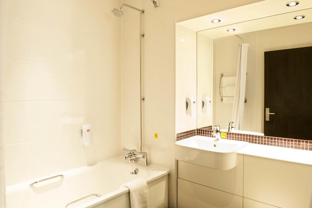 Premier Centre Bridge Street 3*
