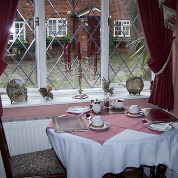 Featherstone Farm Hotel Shareshill