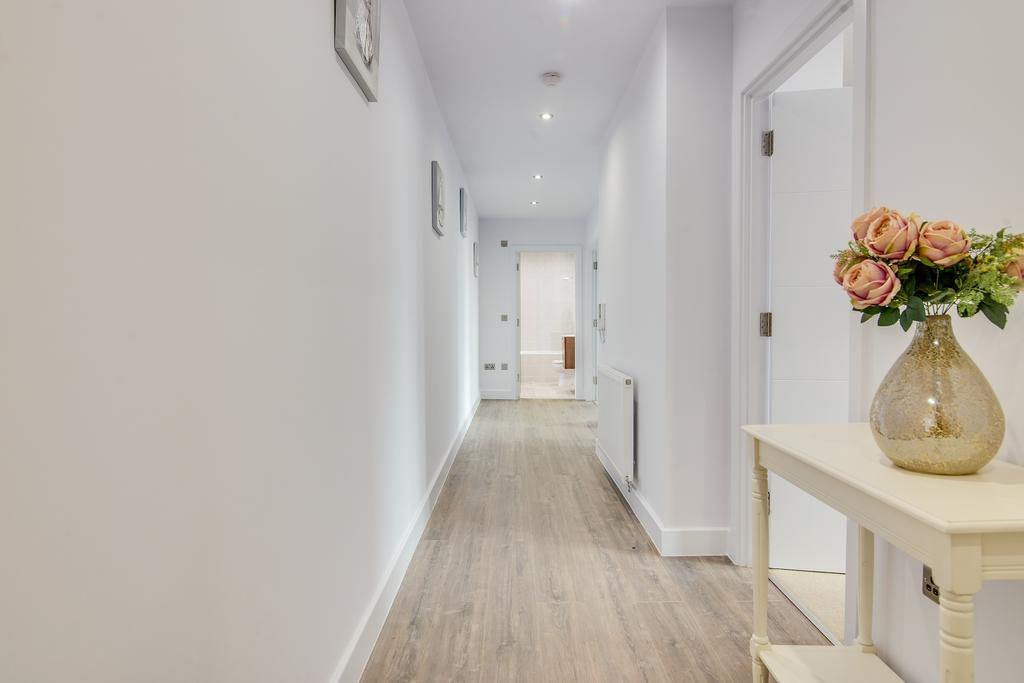 Wharf City Apartment *