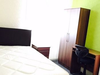Edgbaston Hotel 2*