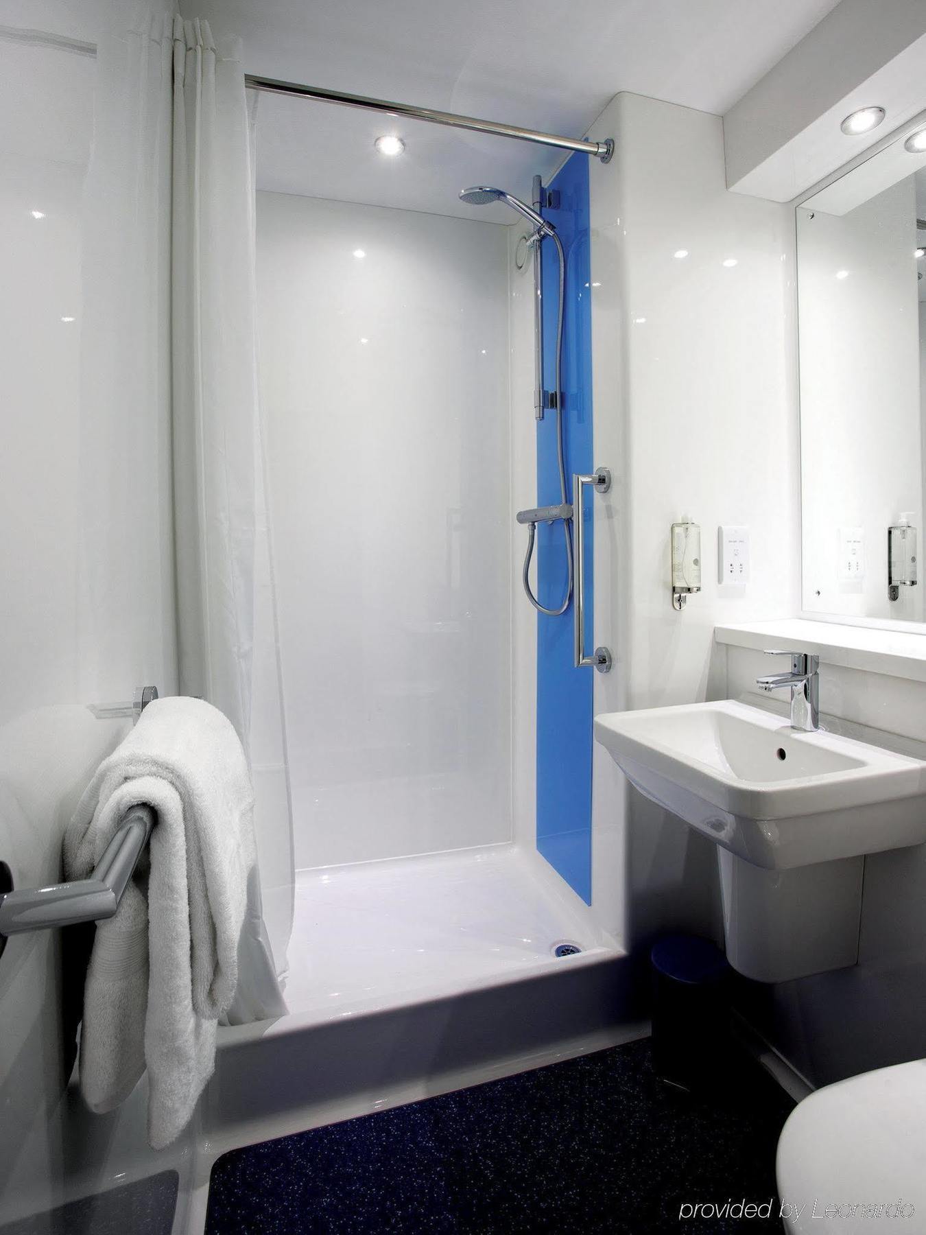 Travelodge Broadway Plaza Hotel