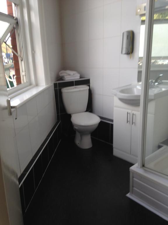 Bed & Breakfast Shanahans B&B With Sports Bar Birmingham