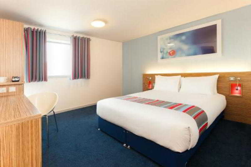 Hotel Travelodge Airport 3*