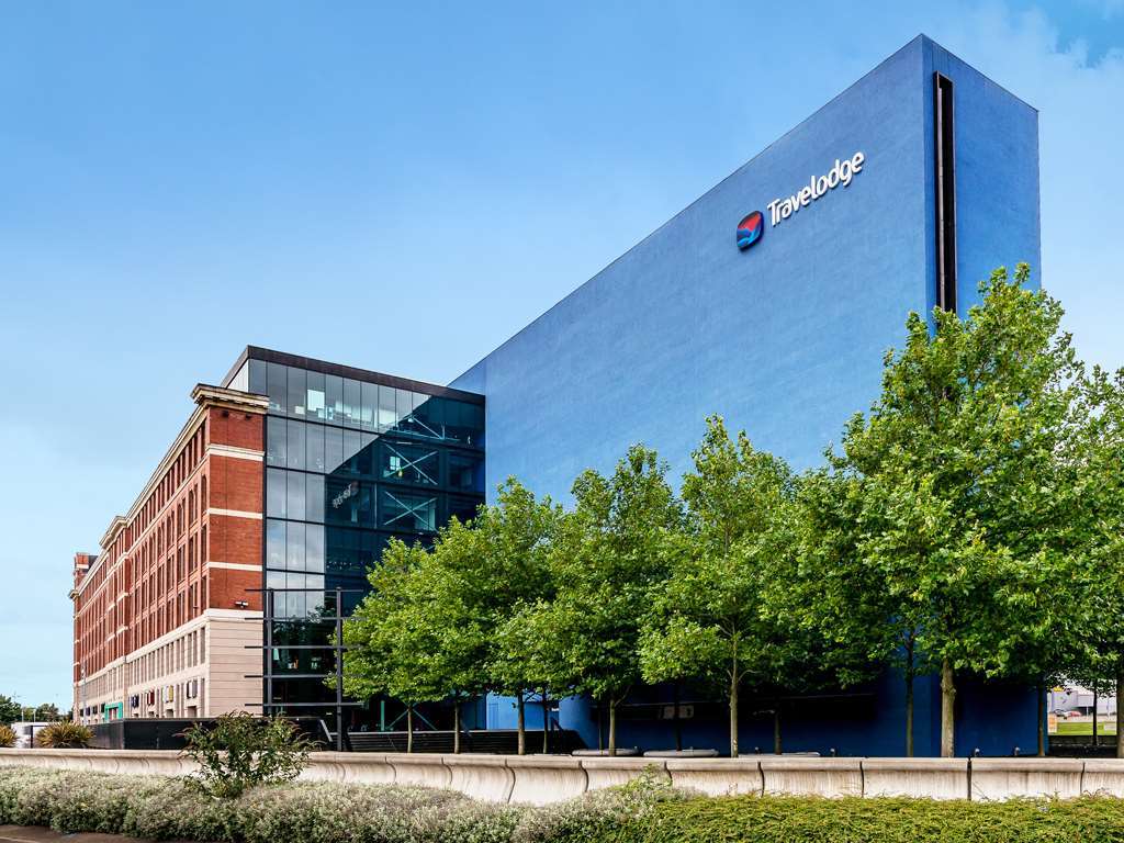 Travelodge Dunlop Hotel 3*