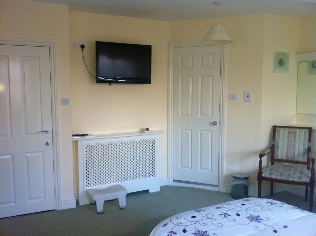 Nine Elms Guest house