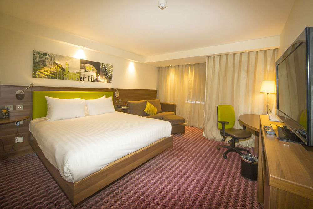 Hampton By Hilton Broad Street Hotel